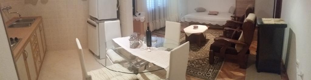 Apartment B&K Raslina ภายนอก รูปภาพ