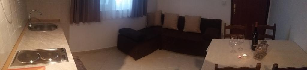Apartment B&K Raslina ภายนอก รูปภาพ