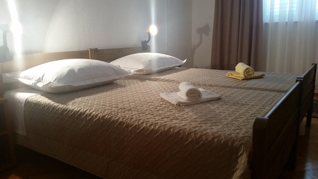 Apartment B&K Raslina ภายนอก รูปภาพ